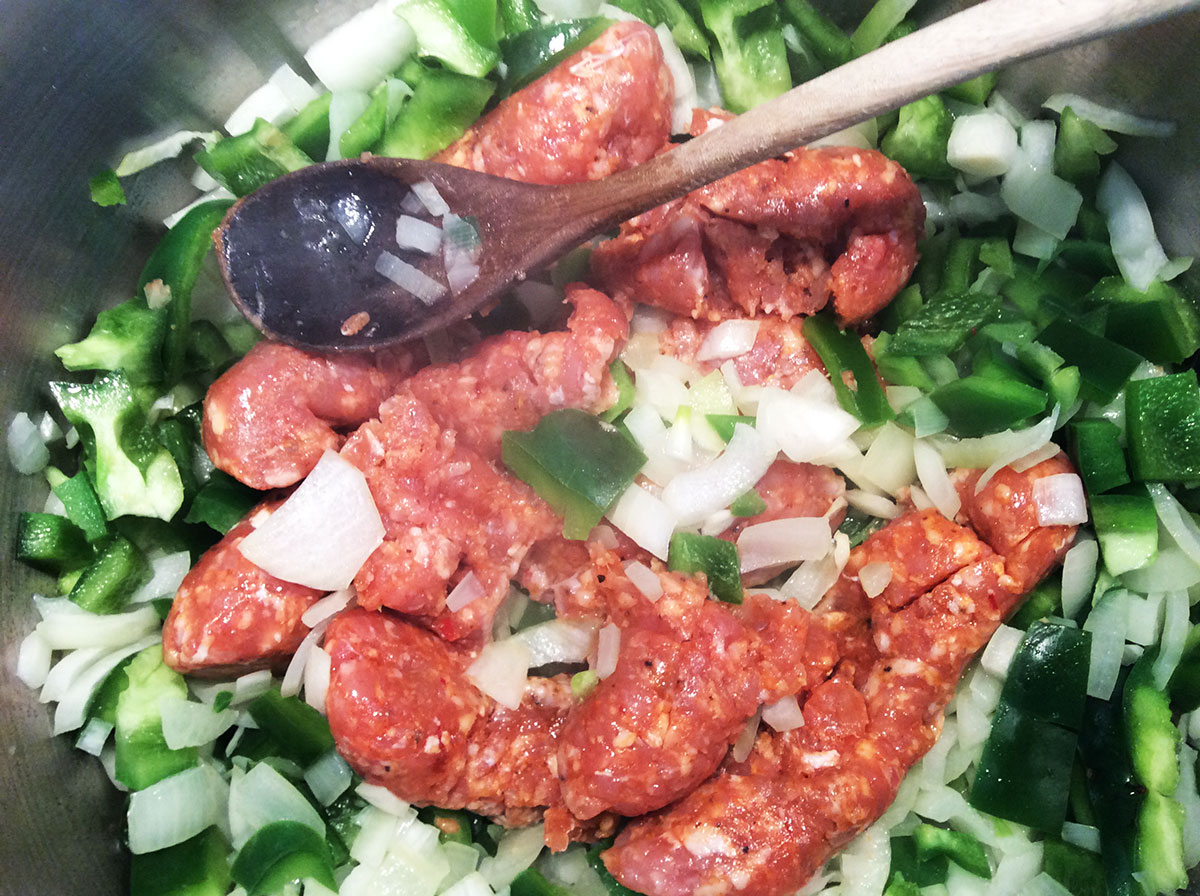 Linguines à la saucisse Italienne épicée et aux légumes grillés
